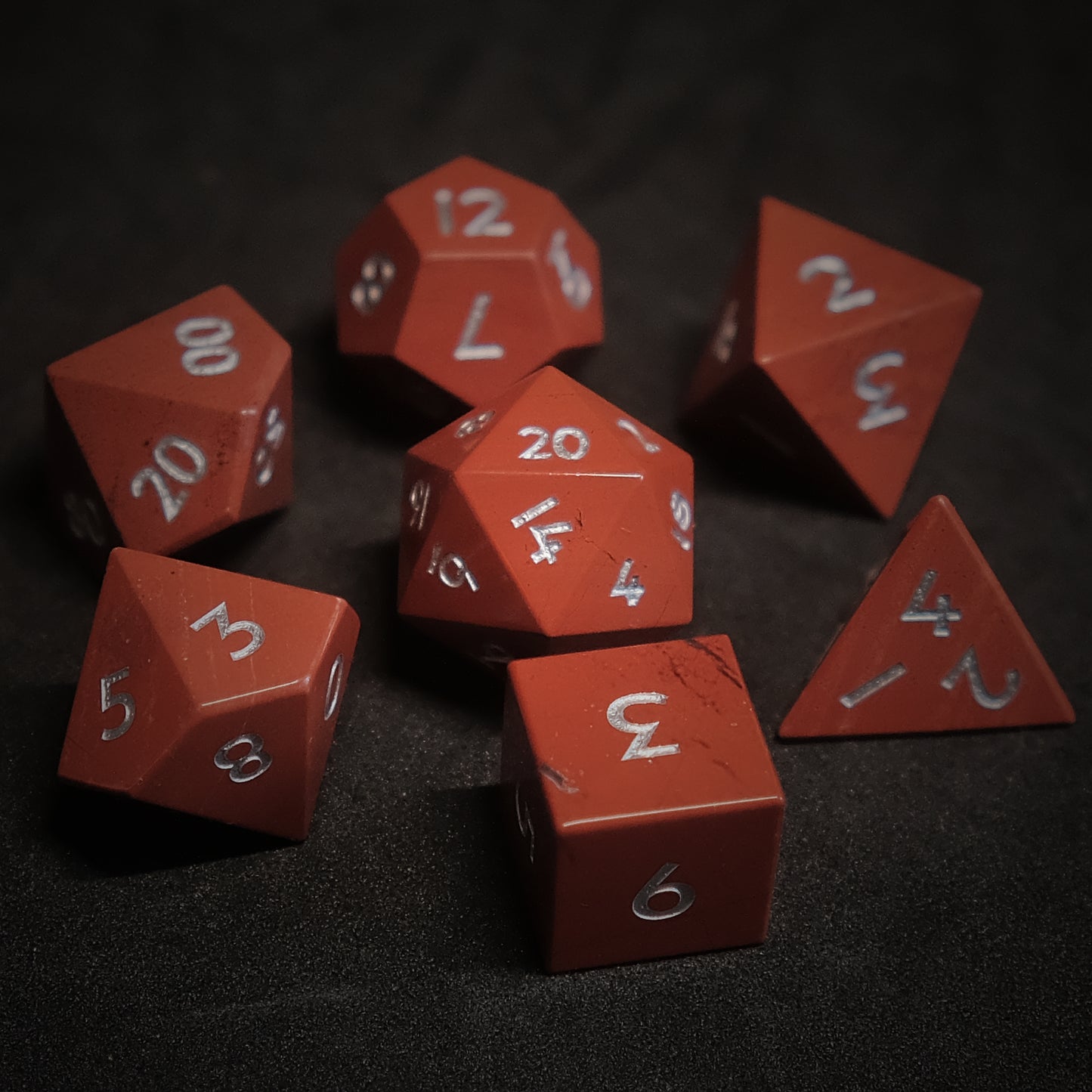 Set di dadi in pietra preziosa naturale di sangue sanguigno di 7 D6 con logo